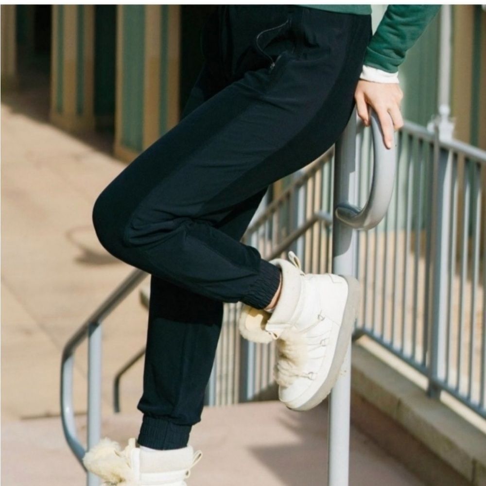 ZYIA ACTIVE BLACK FLEECE JOGGERS SIZE MEDIUM